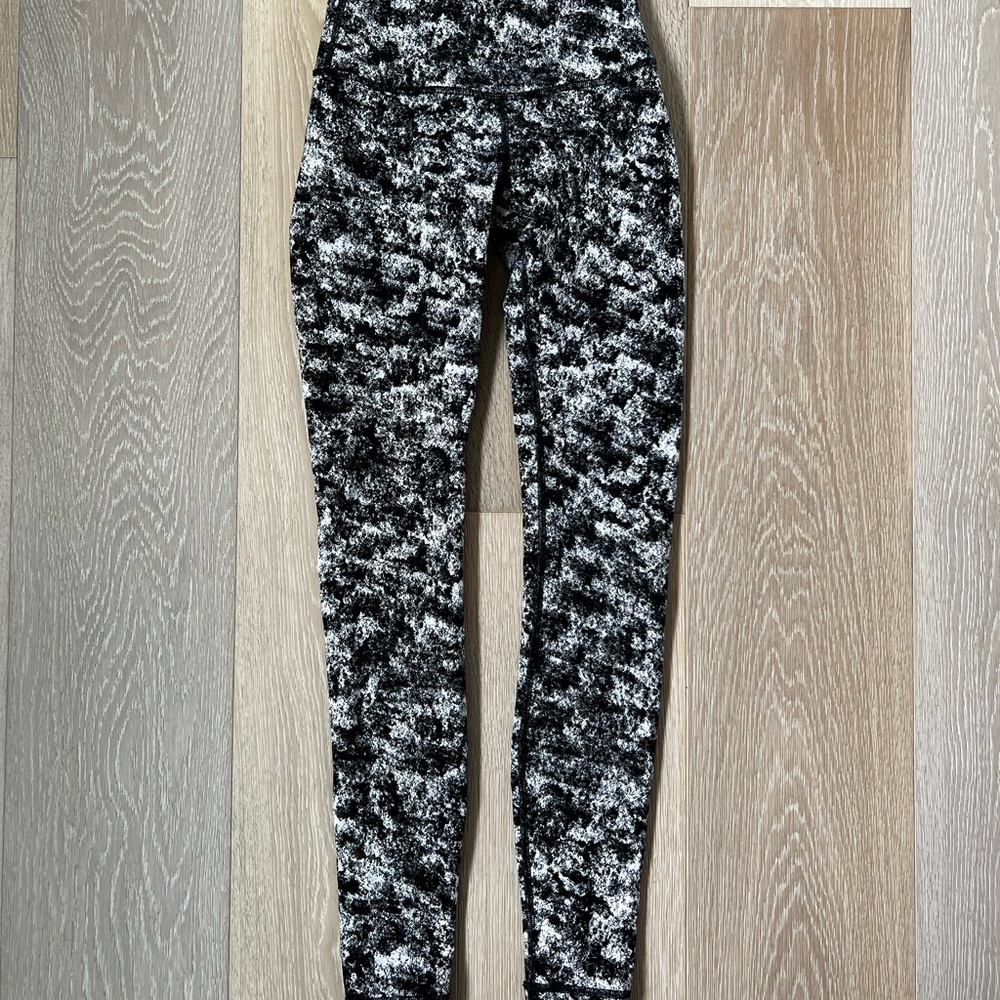 Lululemon wunder under leggings size 2